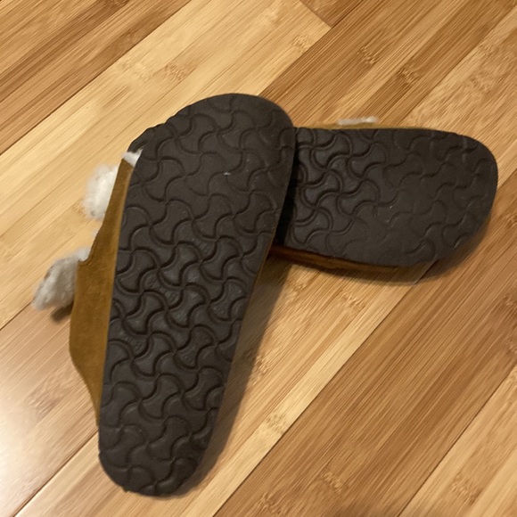 Birkenstock Shearling Sandals Size EU 40 Ladies 9 And Men’s 7 Tan Color - Picture 12 of 12